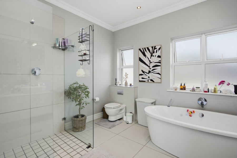 4 Bedroom Property for Sale in Val De Vie Estate Western Cape